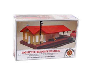 Bachmann USA 46216 [HO] Lighted Freight Station