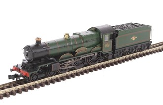 Graham Farish [N] 372-032 Castle Class 5070 'Sir Daniel Gooch' - BR Lined Green Late Crest