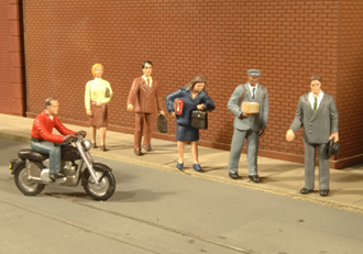 Bachmann USA 33151 [O] Scenescapes City People wth Motor Bike (6pcs)